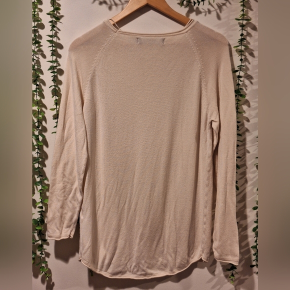 Vero Moda Sweater - Cream color, womens Medium - Picture 2 of 2